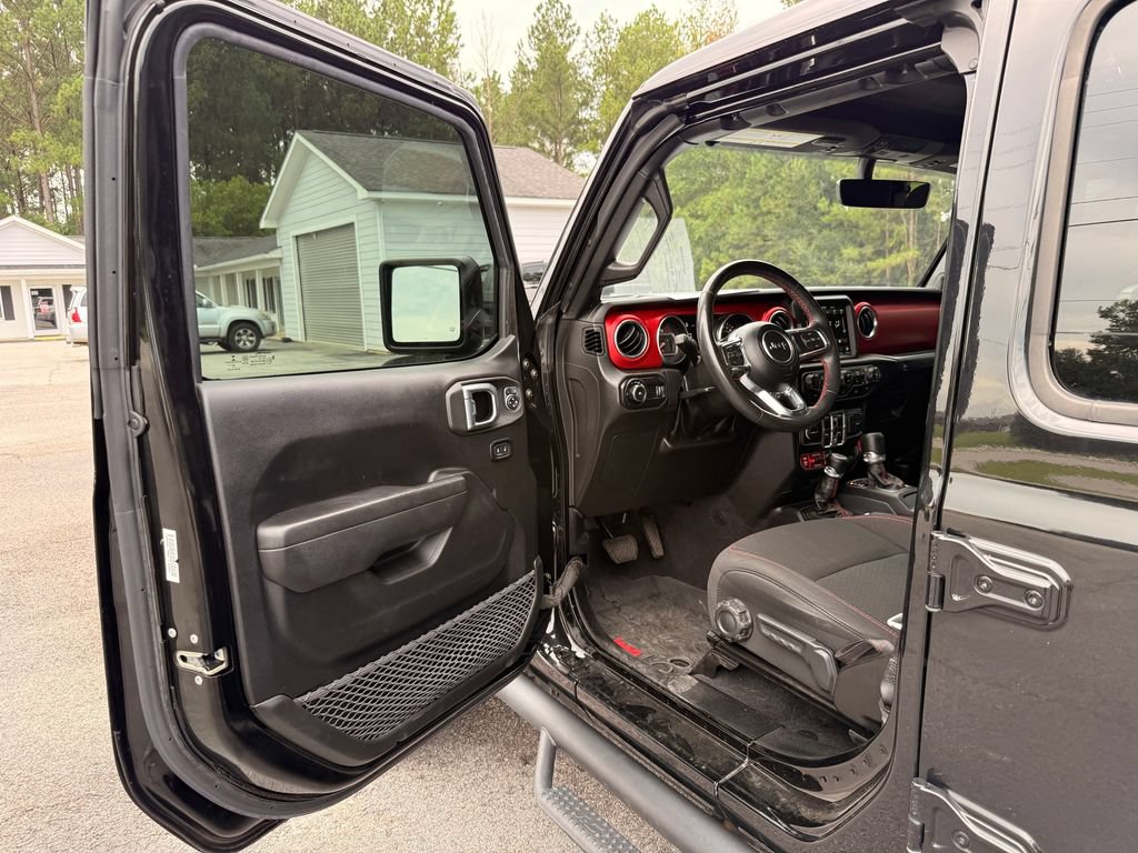 Used 2023 Jeep Wrangler Unlimited Rubicon w/ LED Lighting Group AWD/4WD image 13