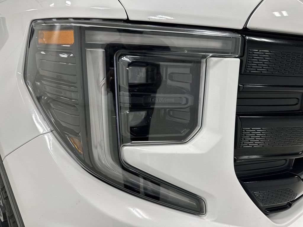 Used 2022 GMC Sierra 1500 Elevation RWD image 11