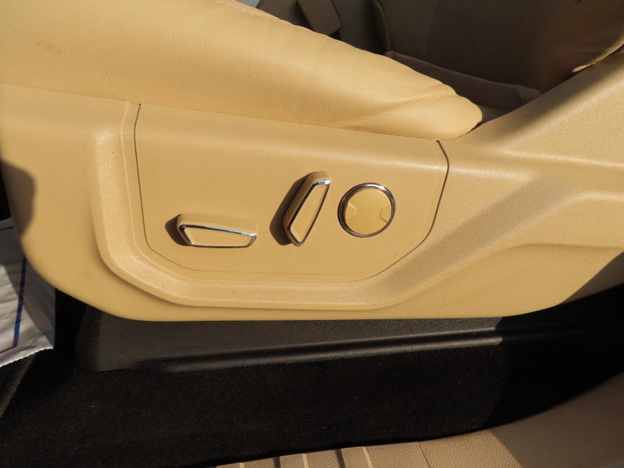 Used 2017 Ford F350 Lariat w/ Chrome Package image 28