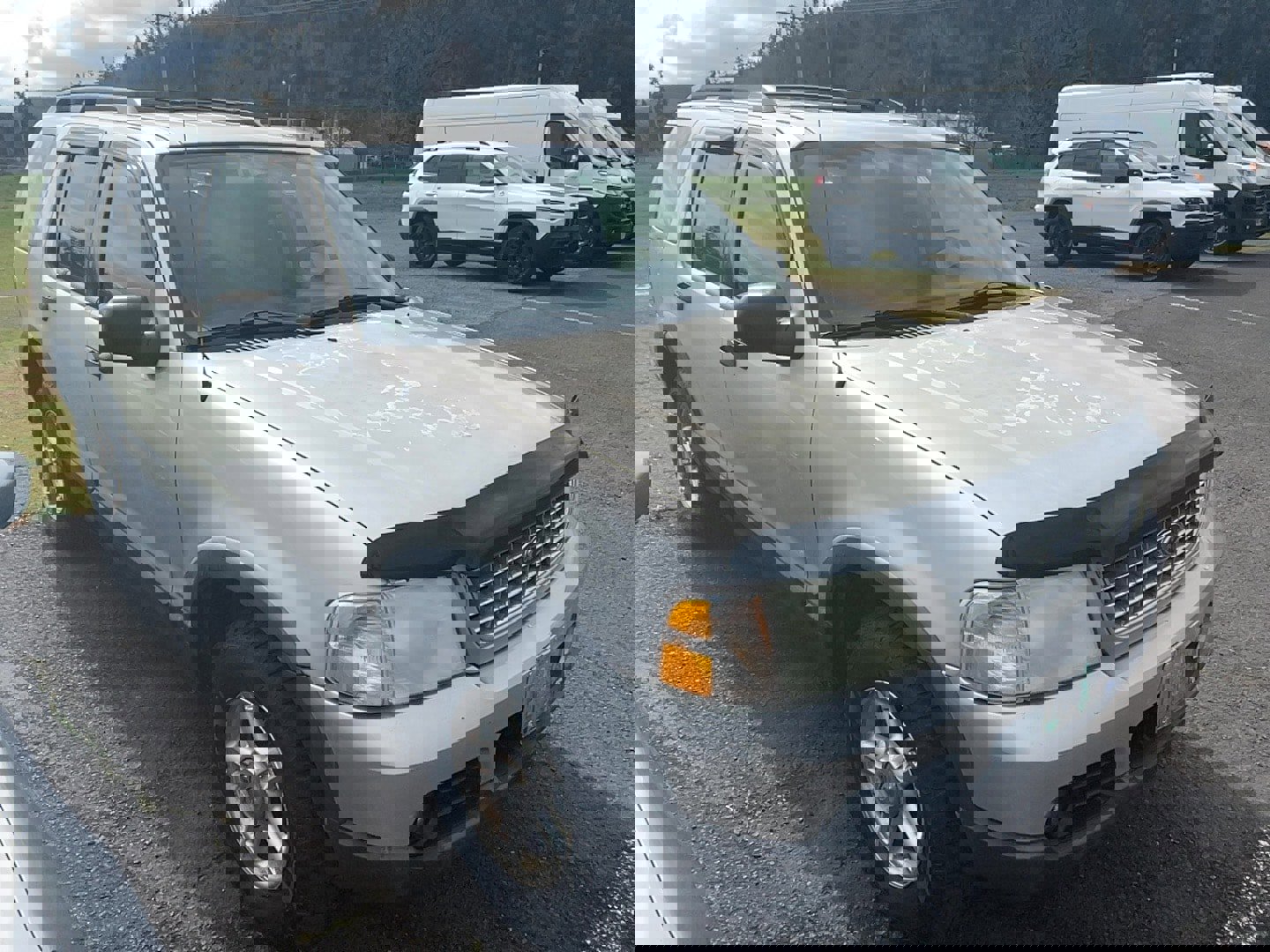 Used 2003 Ford Explorer XLT AWD/4WD image 2