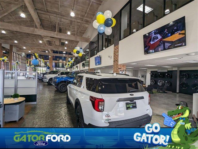 Used 2023 Ford F150 XLT image 32