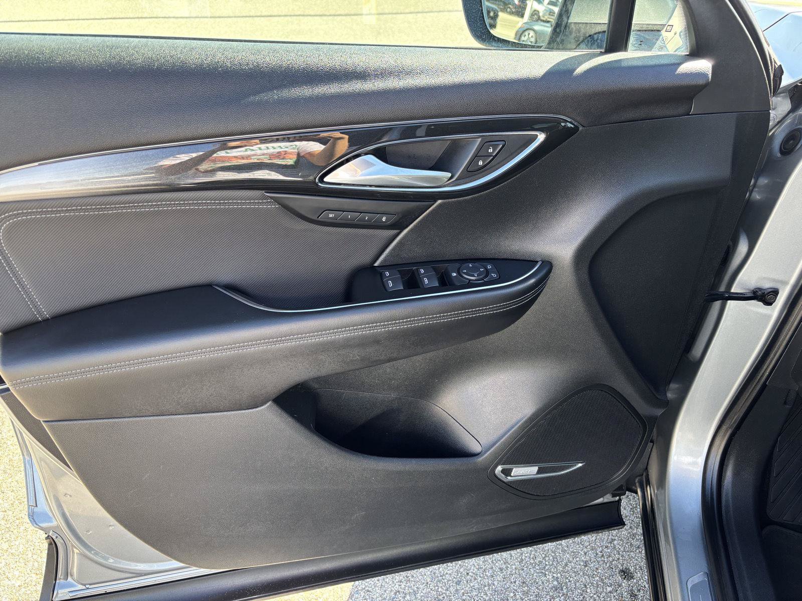 Used 2025 Buick Envision Preferred AWD/4WD image 10