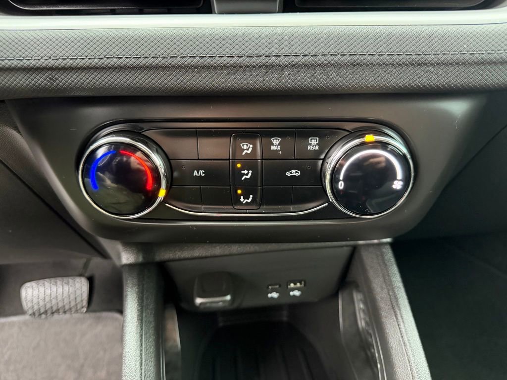 Used 2025 Chevrolet TrailBlazer LS w/ LS Convenience Package image 23