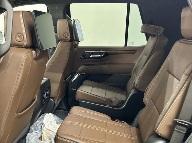 New 2026 Chevrolet Tahoe High Country AWD/4WD image 20