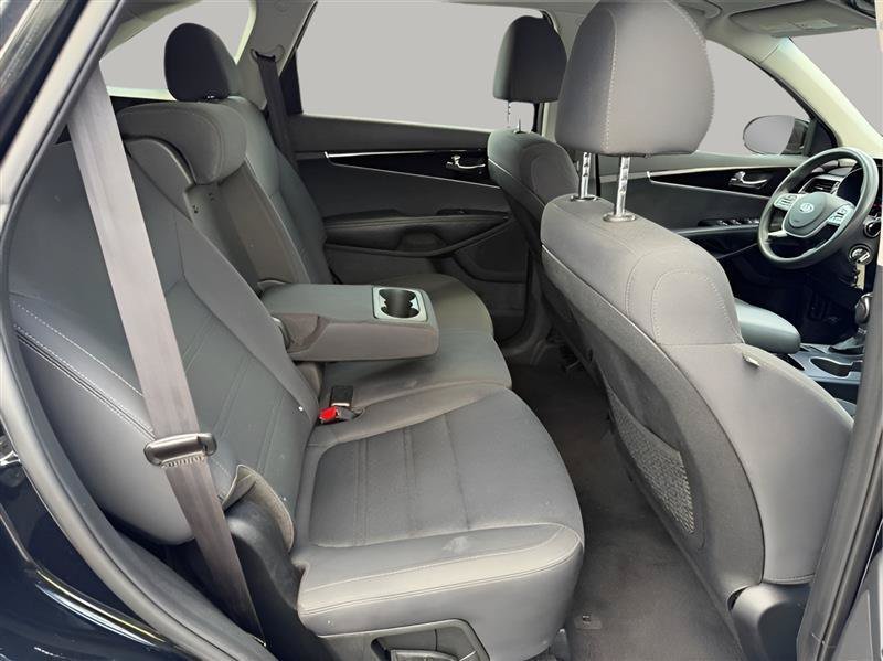 Used 2020 Kia Sorento FWD V6 image 36