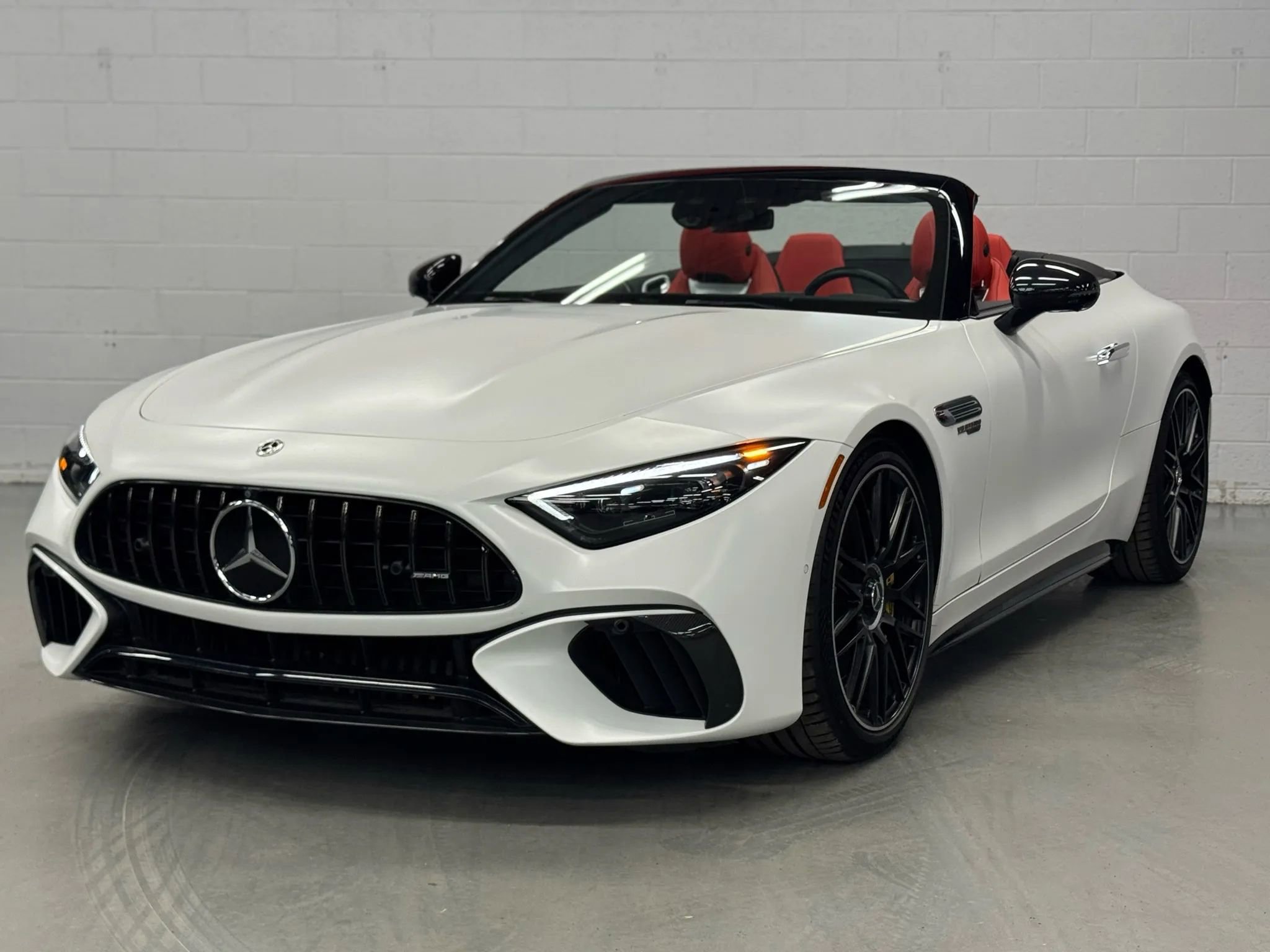 Used 2022 Mercedes-Benz SL 63 AMG SL 63 Touring Roadster 2D image 2