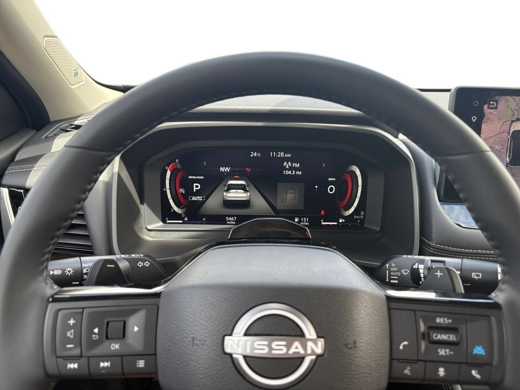 Used 2025 Nissan Rogue Platinum w/ Tech Package AWD/4WD image 16