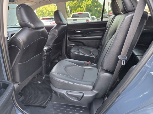 Used 2024 Toyota Grand Highlander AWD image 12