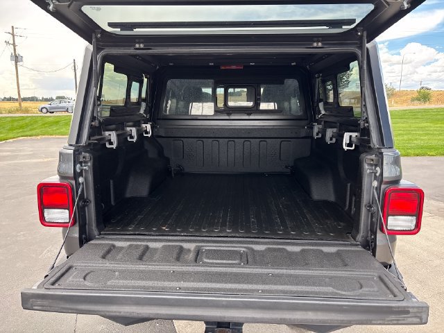 Used 2021 Jeep Gladiator Overland AWD/4WD image 26