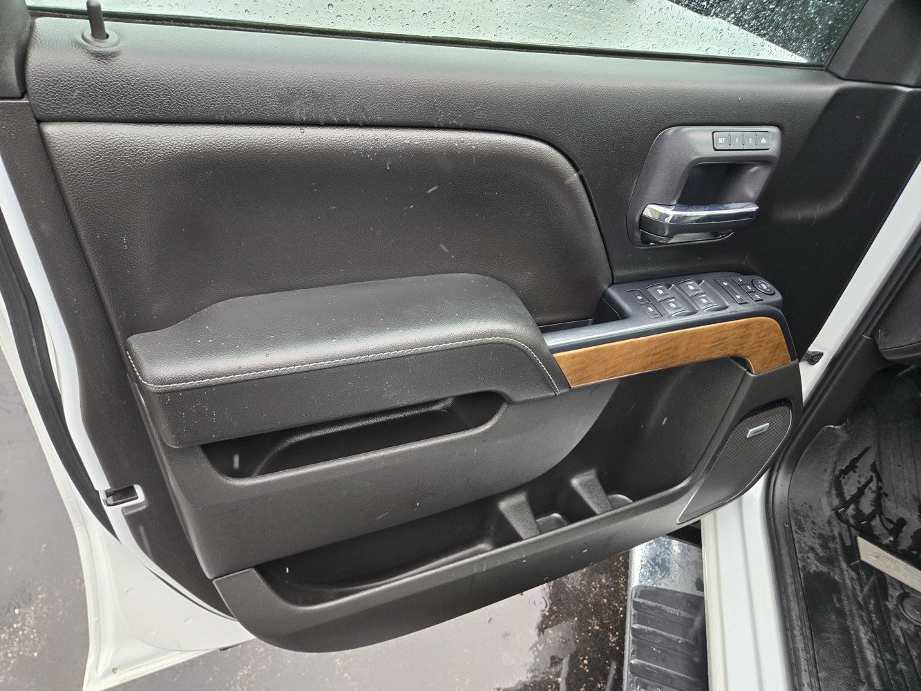 Used 2018 Chevrolet Silverado 1500 LTZ AWD/4WD image 35