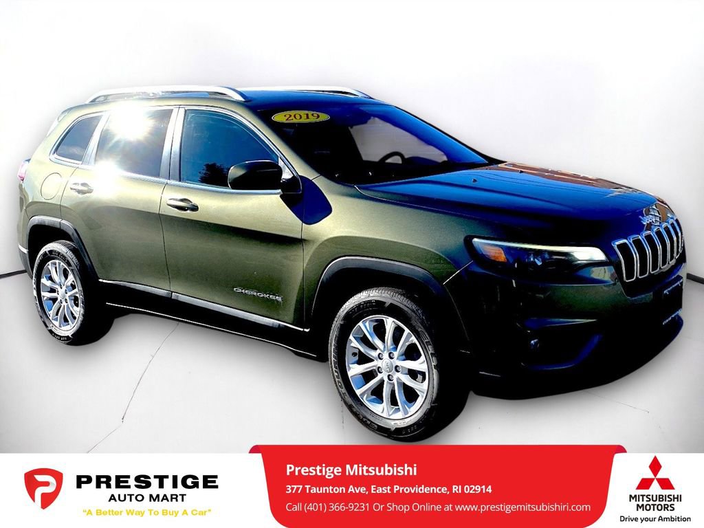 Used 2019 Jeep Cherokee Latitude w/ Popular Appearance Group image 1