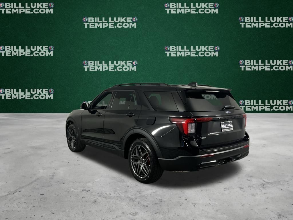 Used 2025 Ford Explorer ST-Line w/ ST-Line Street Pack image 7