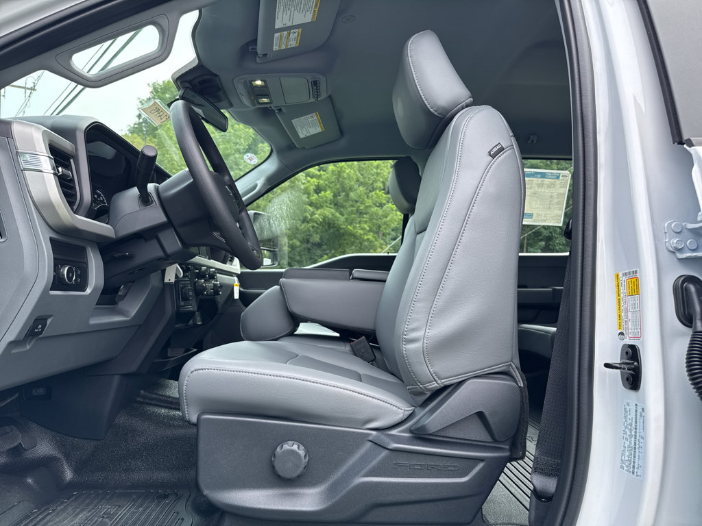 New 2026 Ford F250 XL w/ FX4 Off-Road Package AWD/4WD image 5