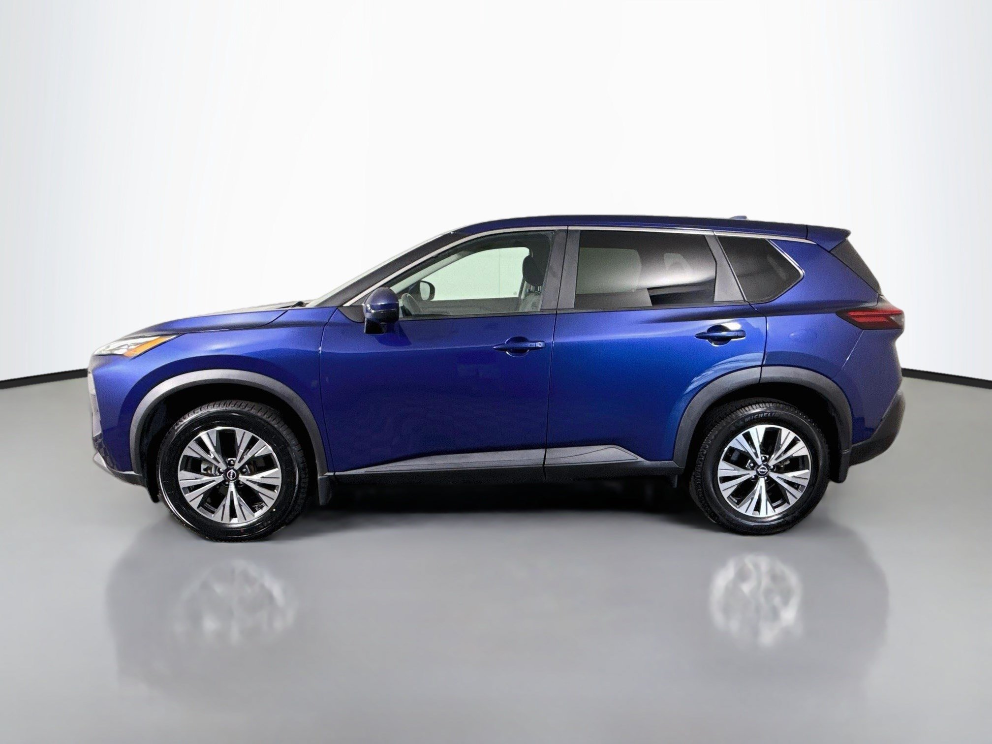 Used 2023 Nissan Rogue SV FWD image 6