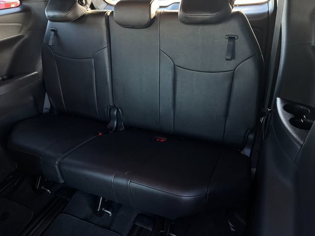 Used 2026 Toyota Sienna Limited FWD image 15