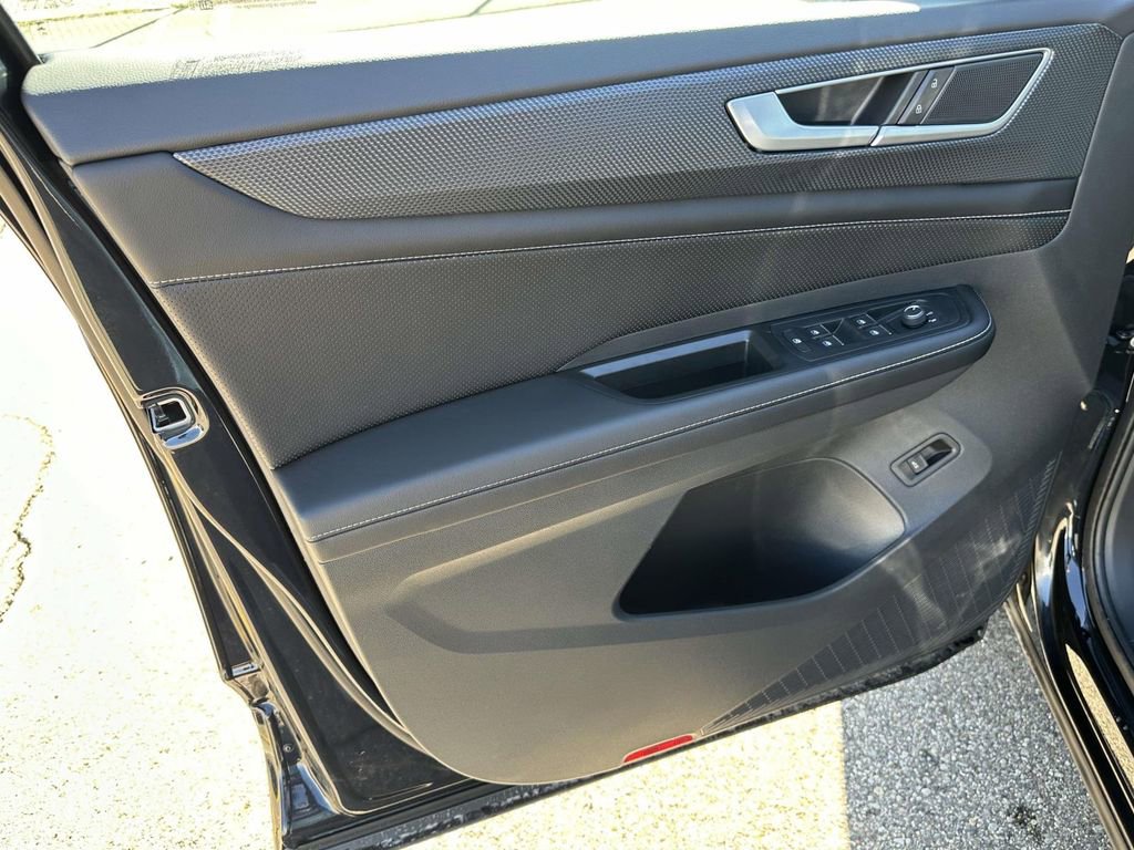 New 2026 Volkswagen Atlas Cross Sport SEL R-Line image 14