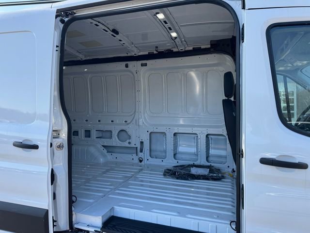 New 2026 Ford Transit 250 148 Medium Roof RWD image 10