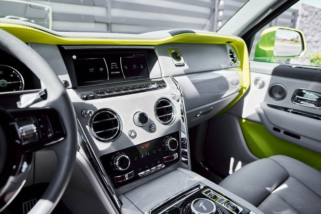 Used 2024 Rolls-Royce Cullinan image 86