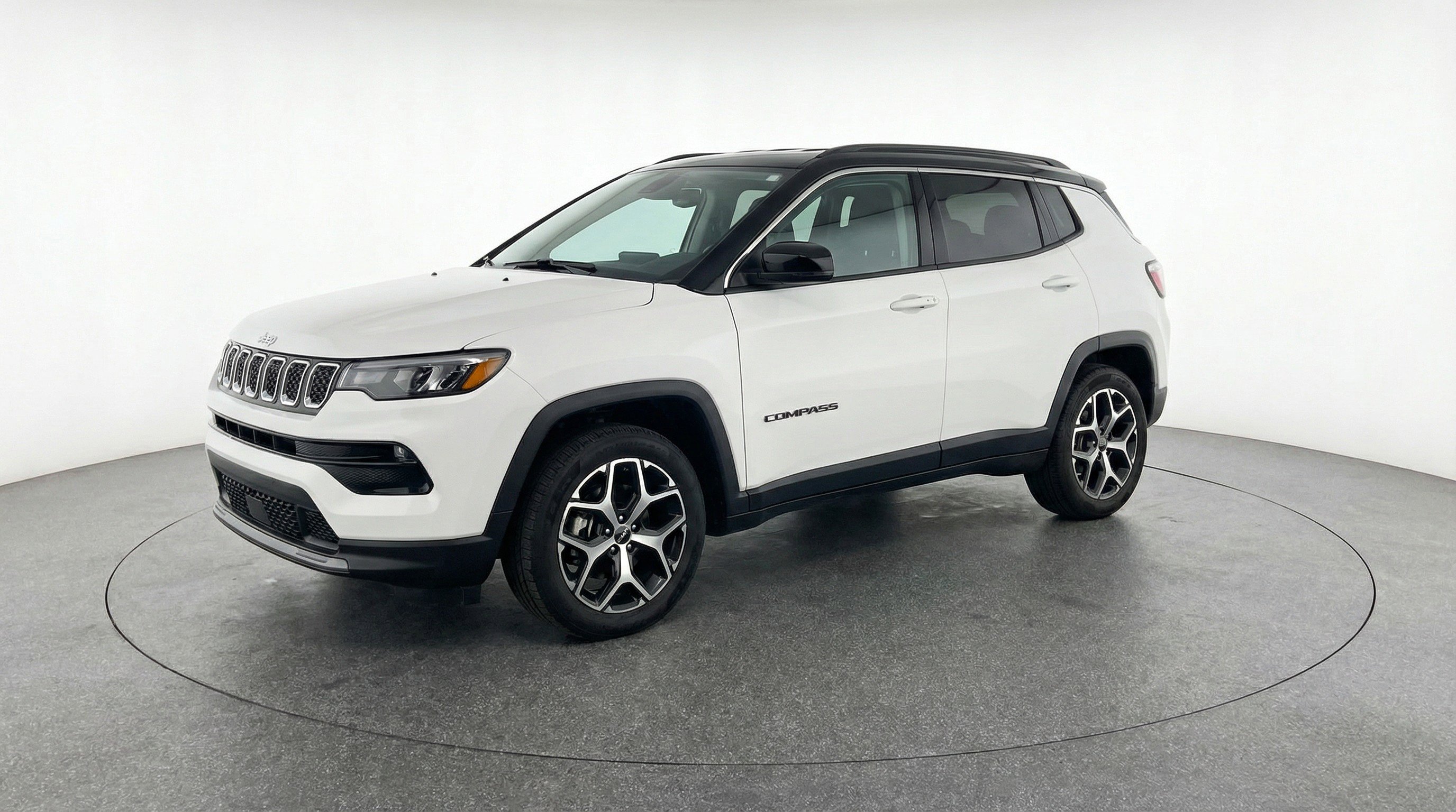 Used 2025 Jeep Compass Limited image 3