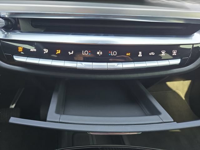 Used 2024 Cadillac Lyriq Luxury AWD/4WD image 30