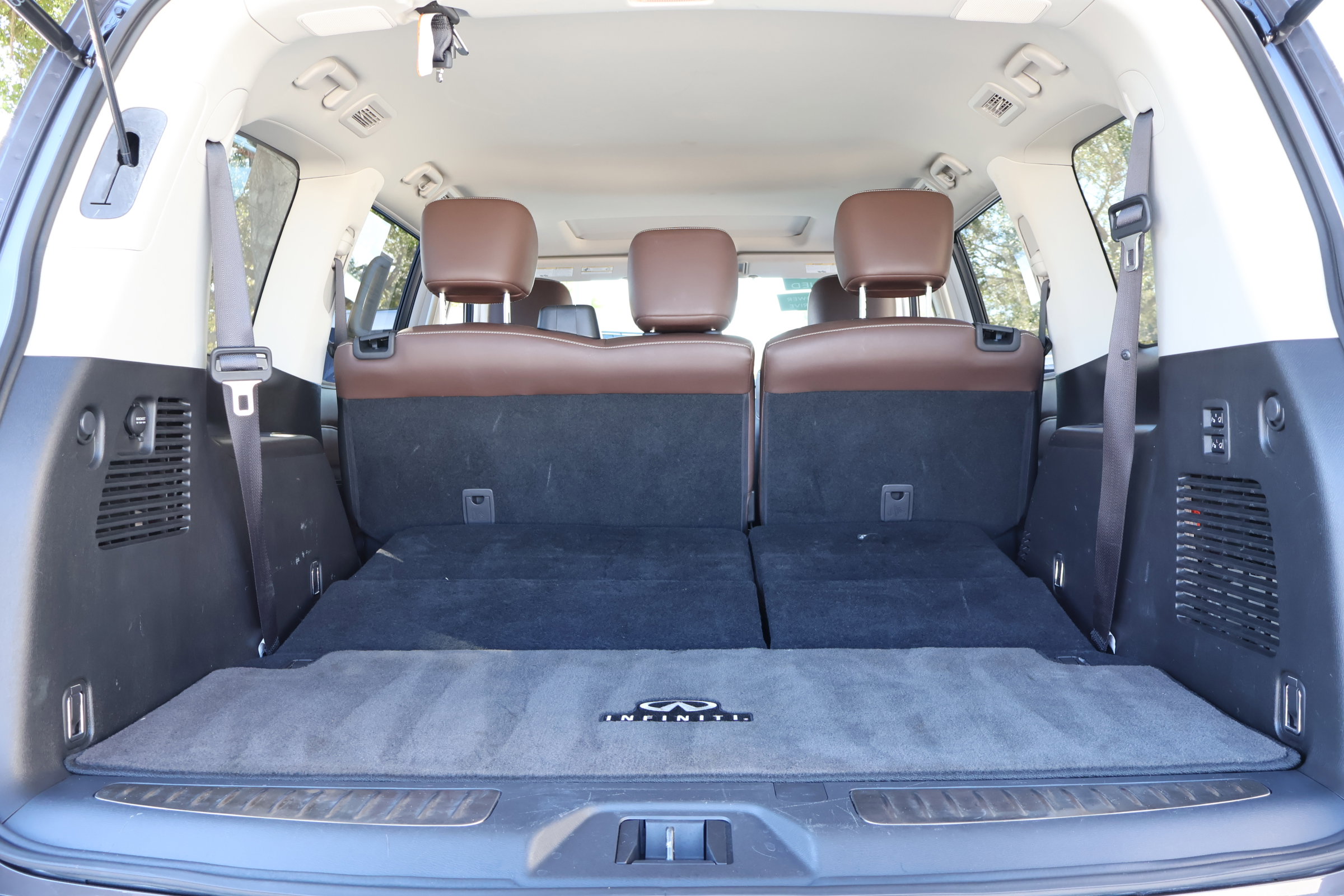 Certified 2024 INFINITI QX80 Premium Select w/ Cargo Package image 21