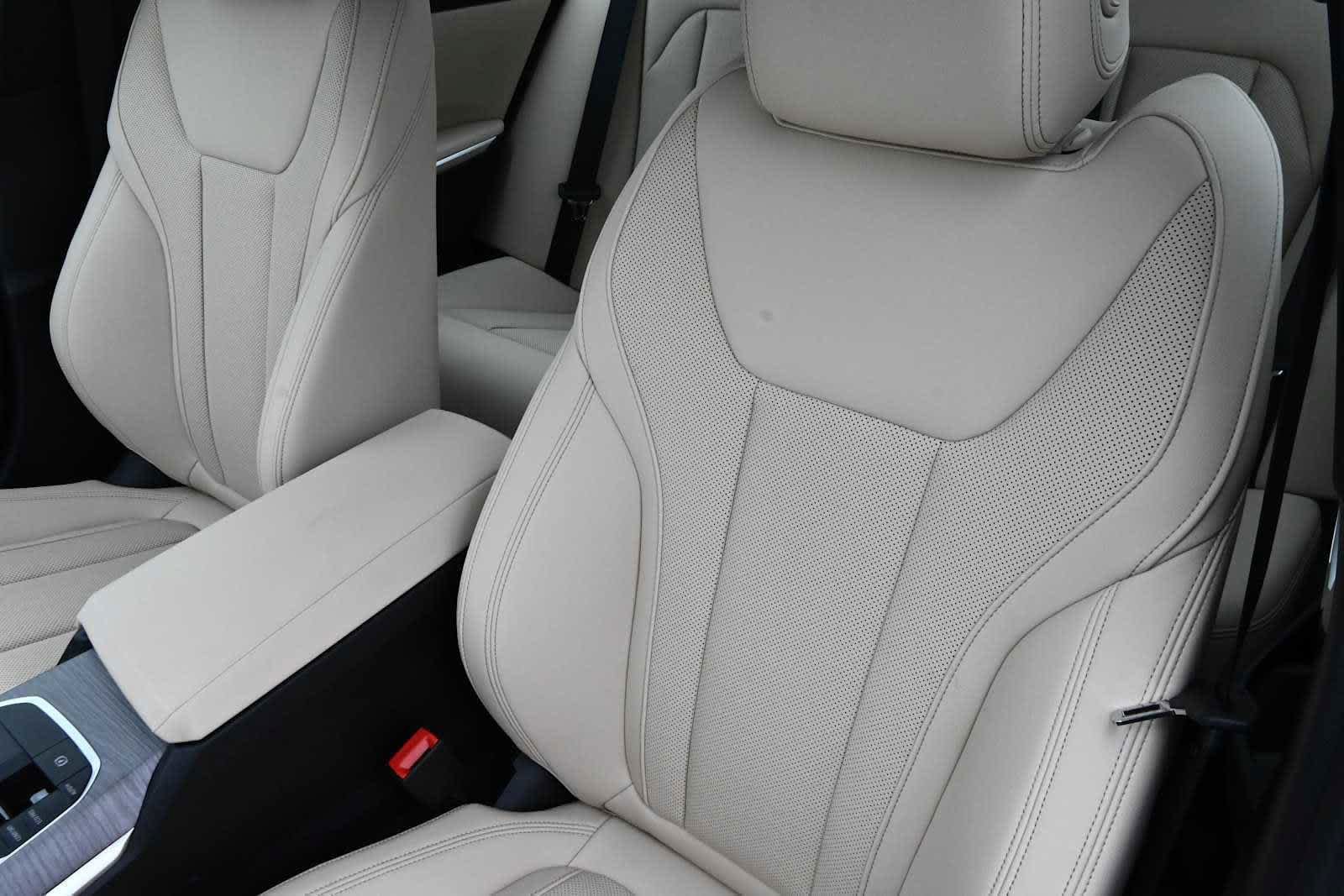 Used 2026 BMW 330i Sedan w/ Premium Package RWD image 9