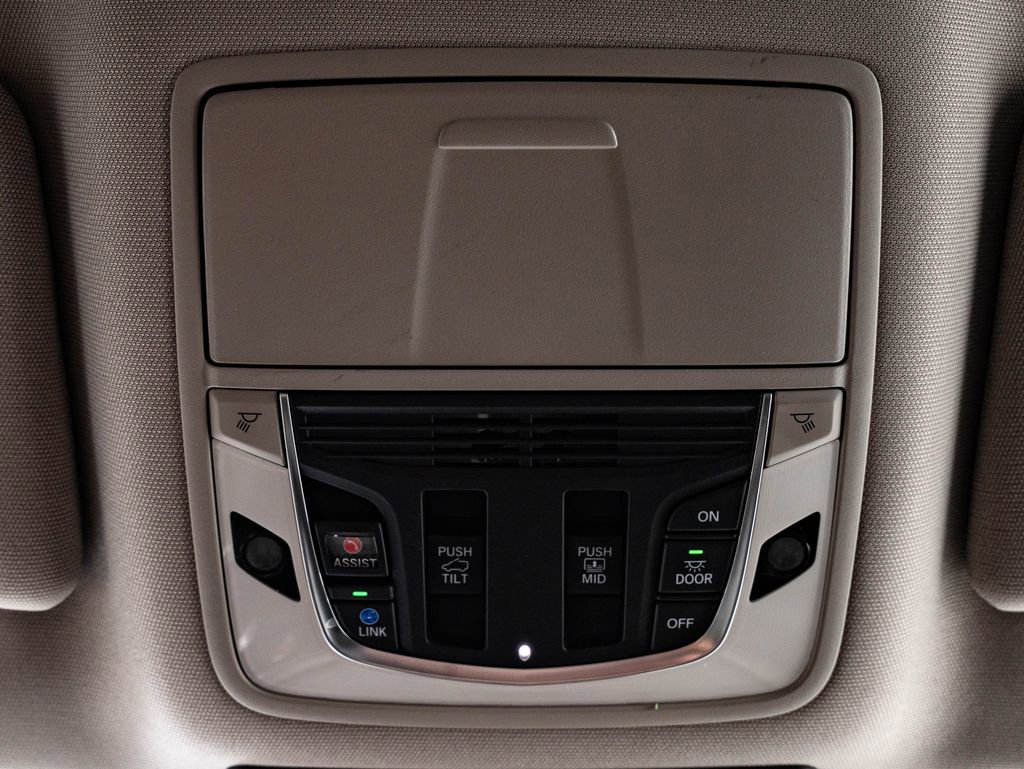 Certified 2023 Acura MDX SH-AWD w/ Advance Package image 40