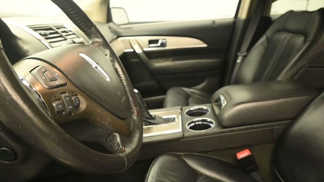 Used 2014 Lincoln MKX FWD w/ Equipment Group 101A image 19