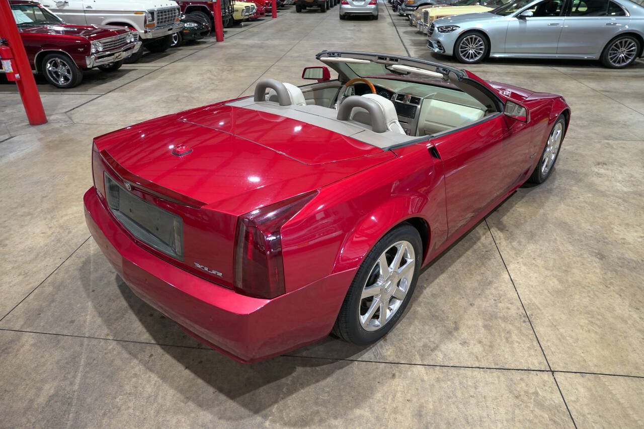 Used 2005 Cadillac XLR RWD image 17