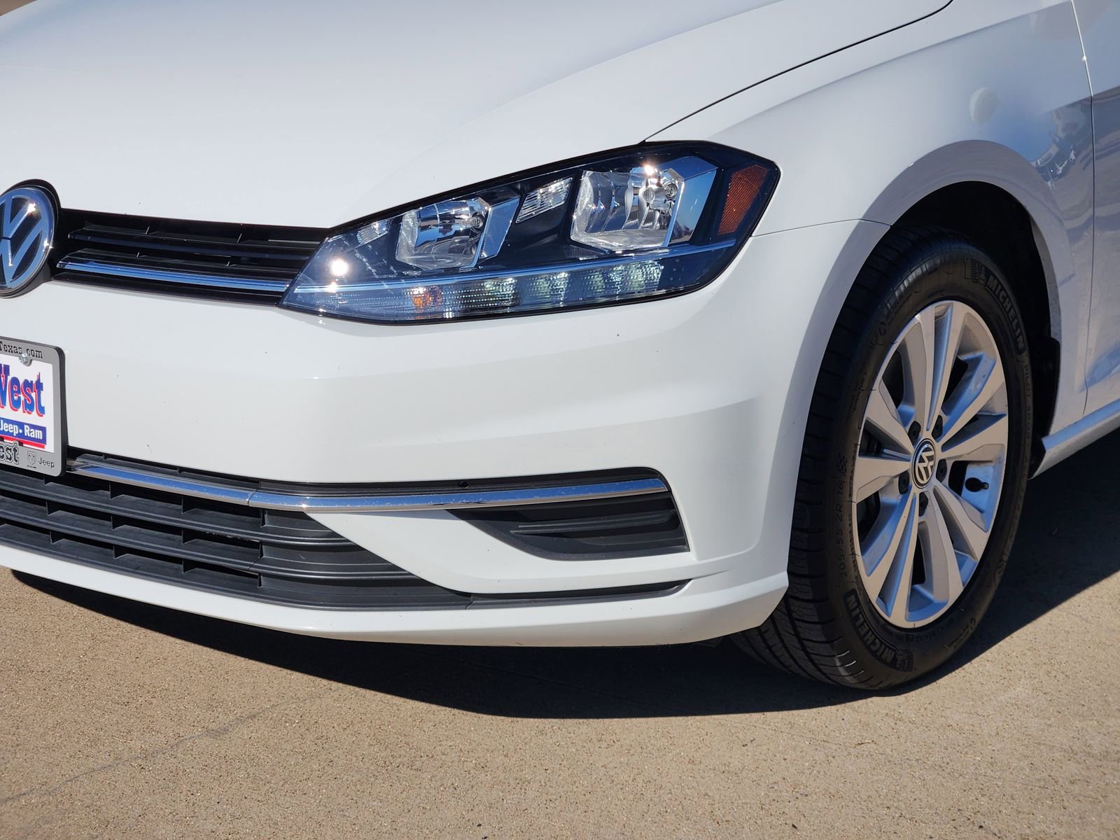 Used 2021 Volkswagen Golf 4-Door image 10