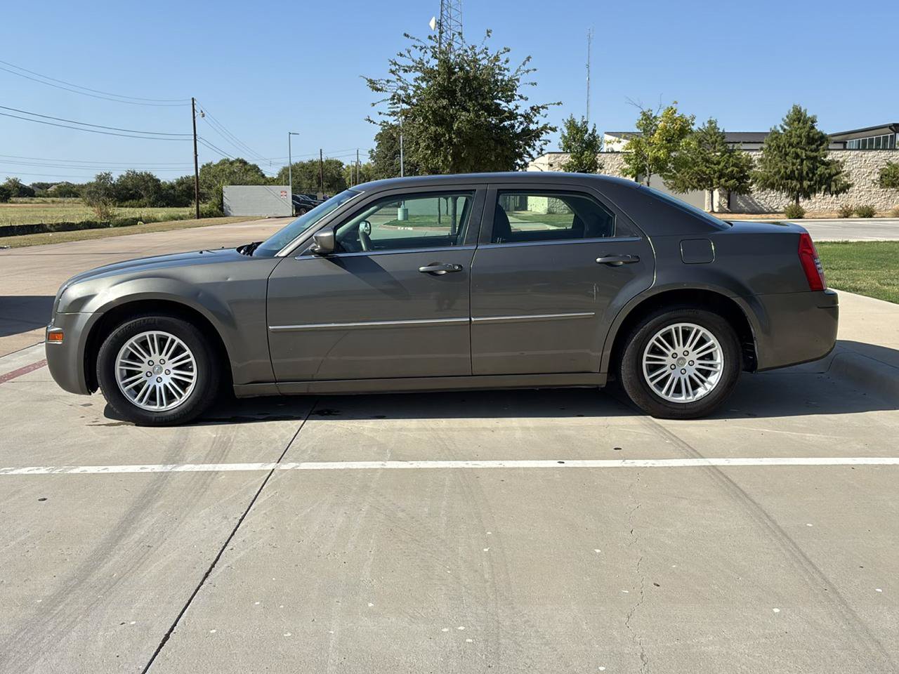 Used 2008 Chrysler 300 LX RWD image 8