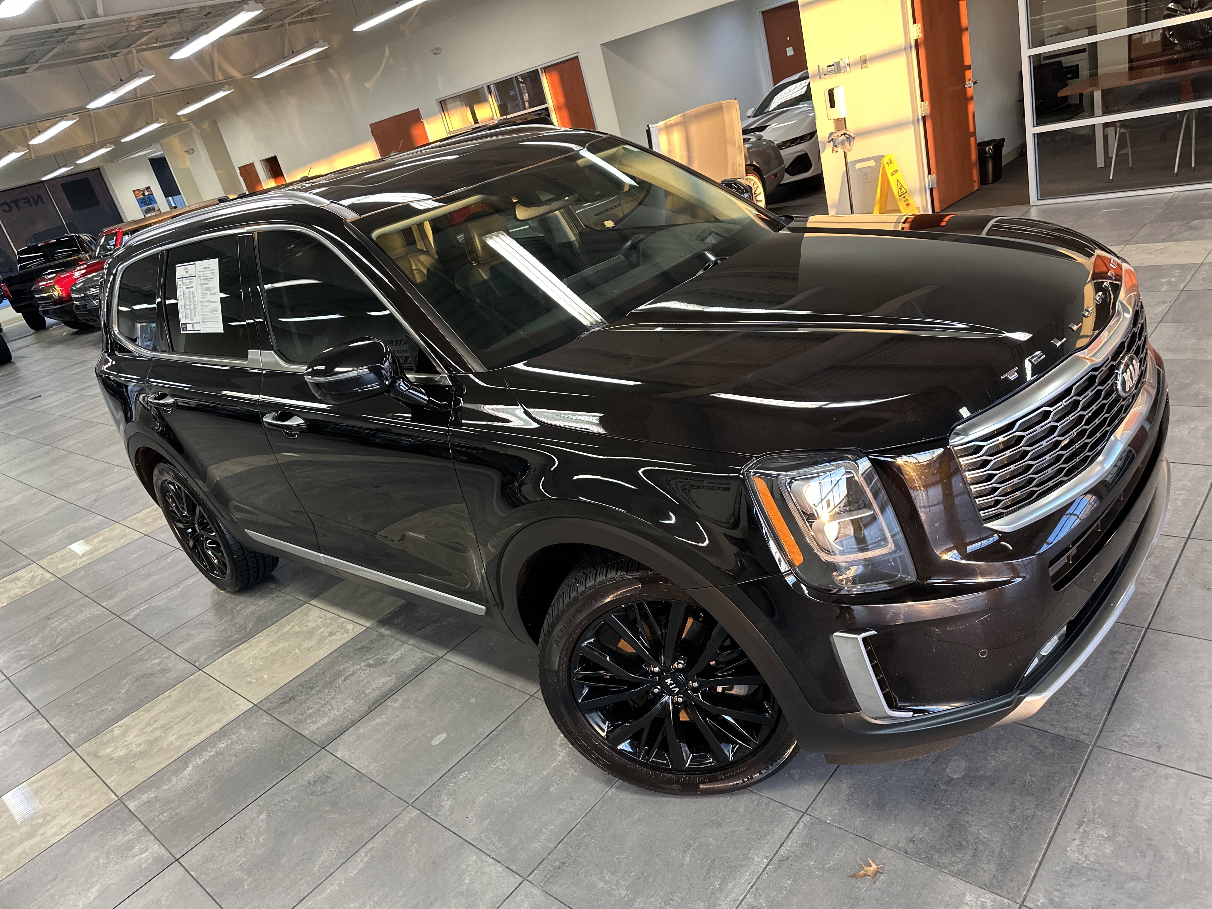 Used 2020 Kia Telluride SX w/ SX Prestige Package image 12