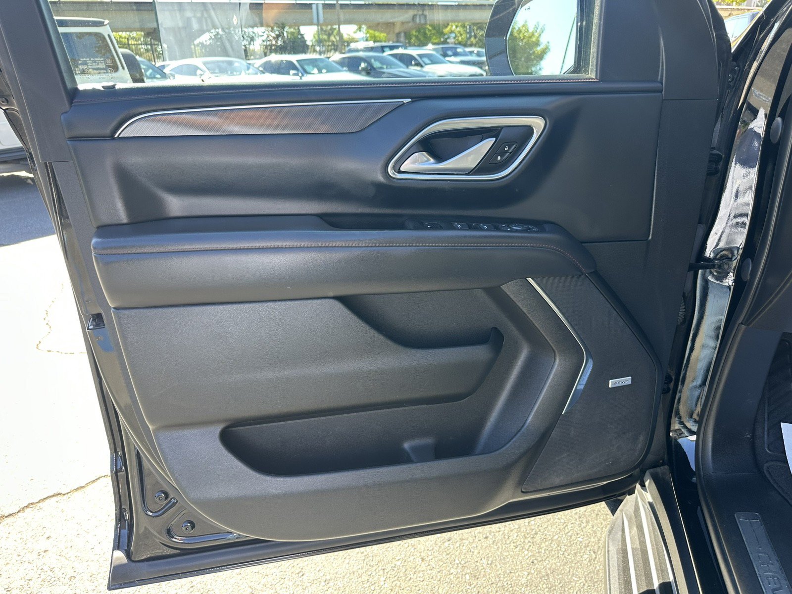 Used 2022 Chevrolet Suburban RST w/ Luxury Package AWD/4WD image 28