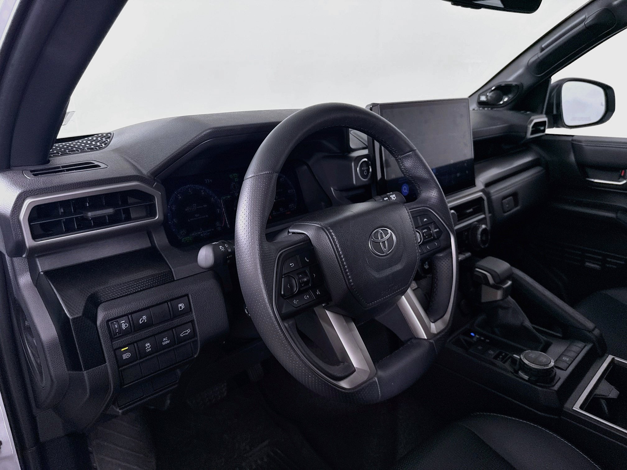 Used 2025 Toyota 4Runner Limited AWD/4WD image 9