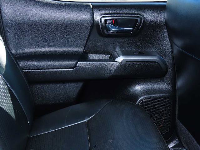 Used 2019 Toyota Tacoma TRD Off-Road image 23