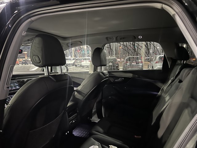 Used 2022 Audi Q7 3.0T Premium w/ Convenience Package image 6