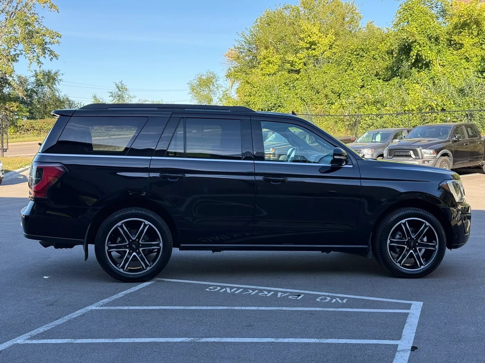 Used 2020 Ford Expedition Limited w/ Equipment Group 303A AWD/4WD image 6