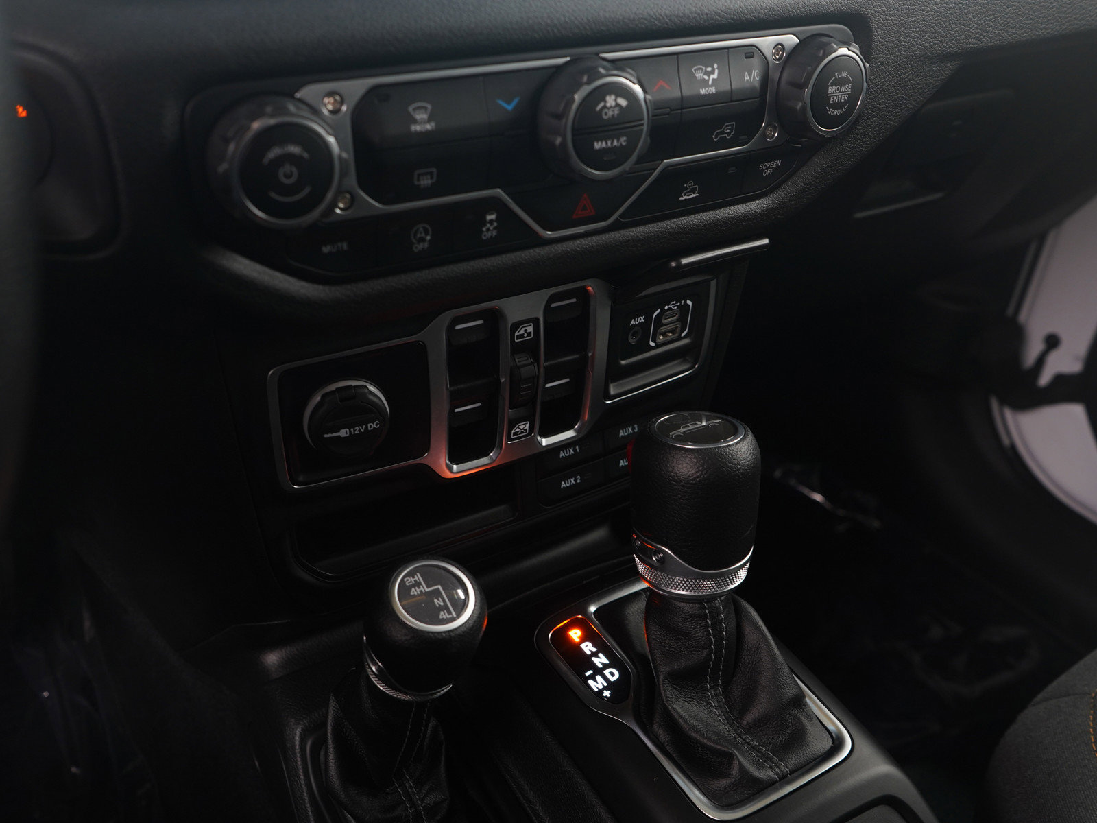 Used 2025 Jeep Gladiator Sport image 21