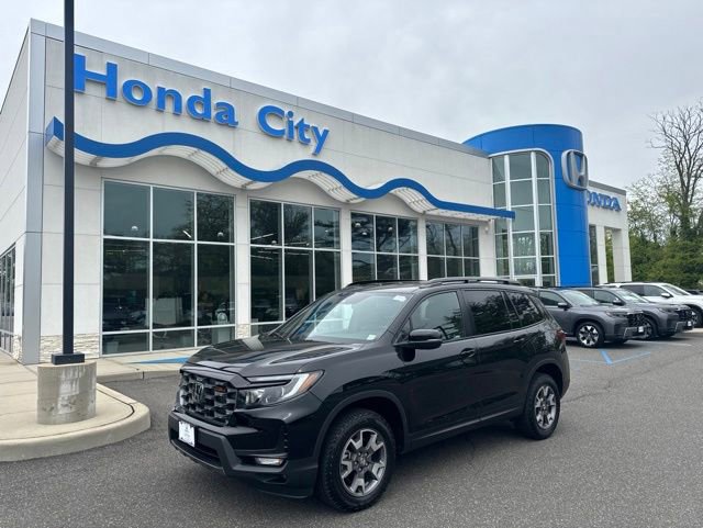 Used 2023 Honda Passport TrailSport image 2