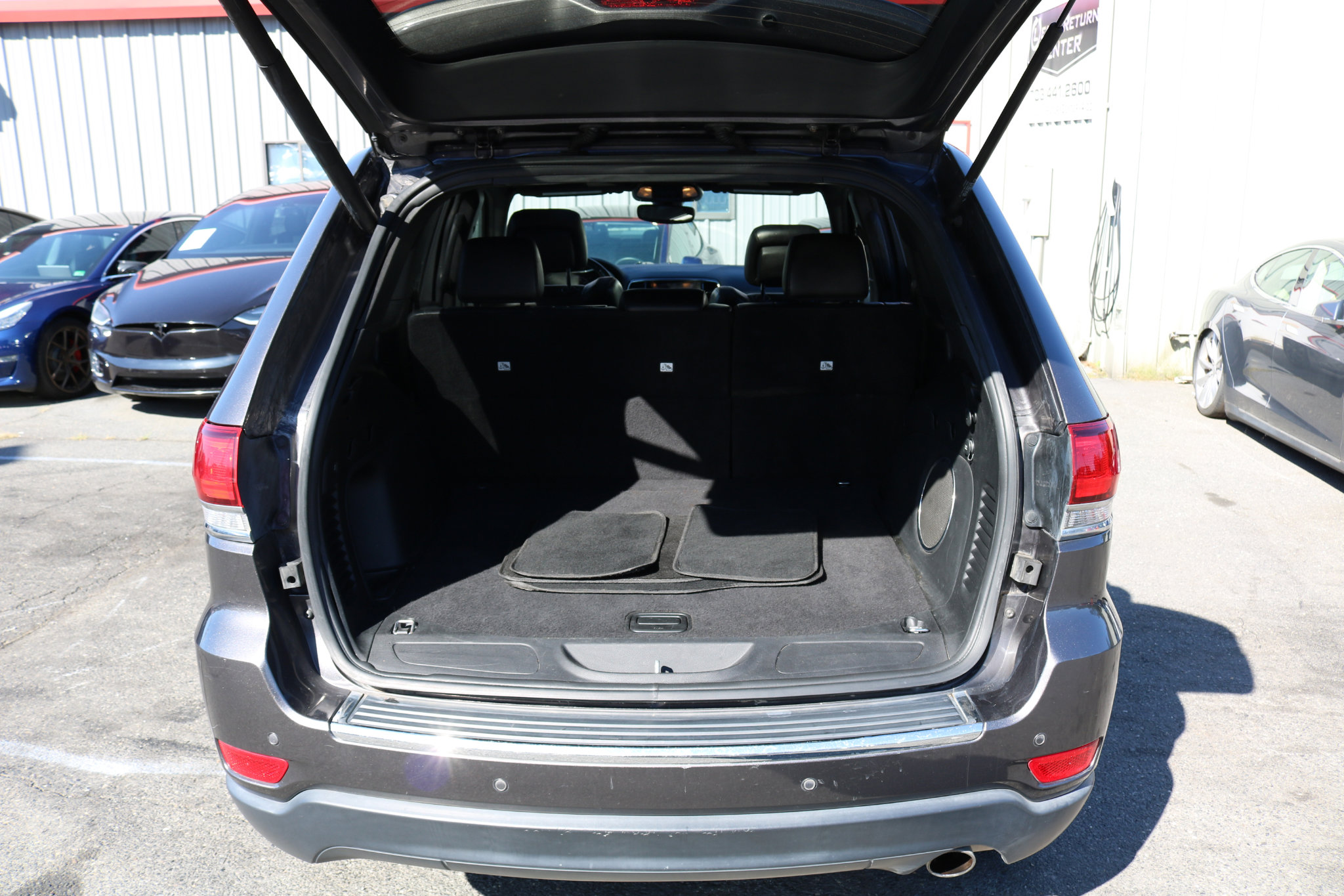 Used 2021 Jeep Grand Cherokee Limited w/ Luxury Group II image 41