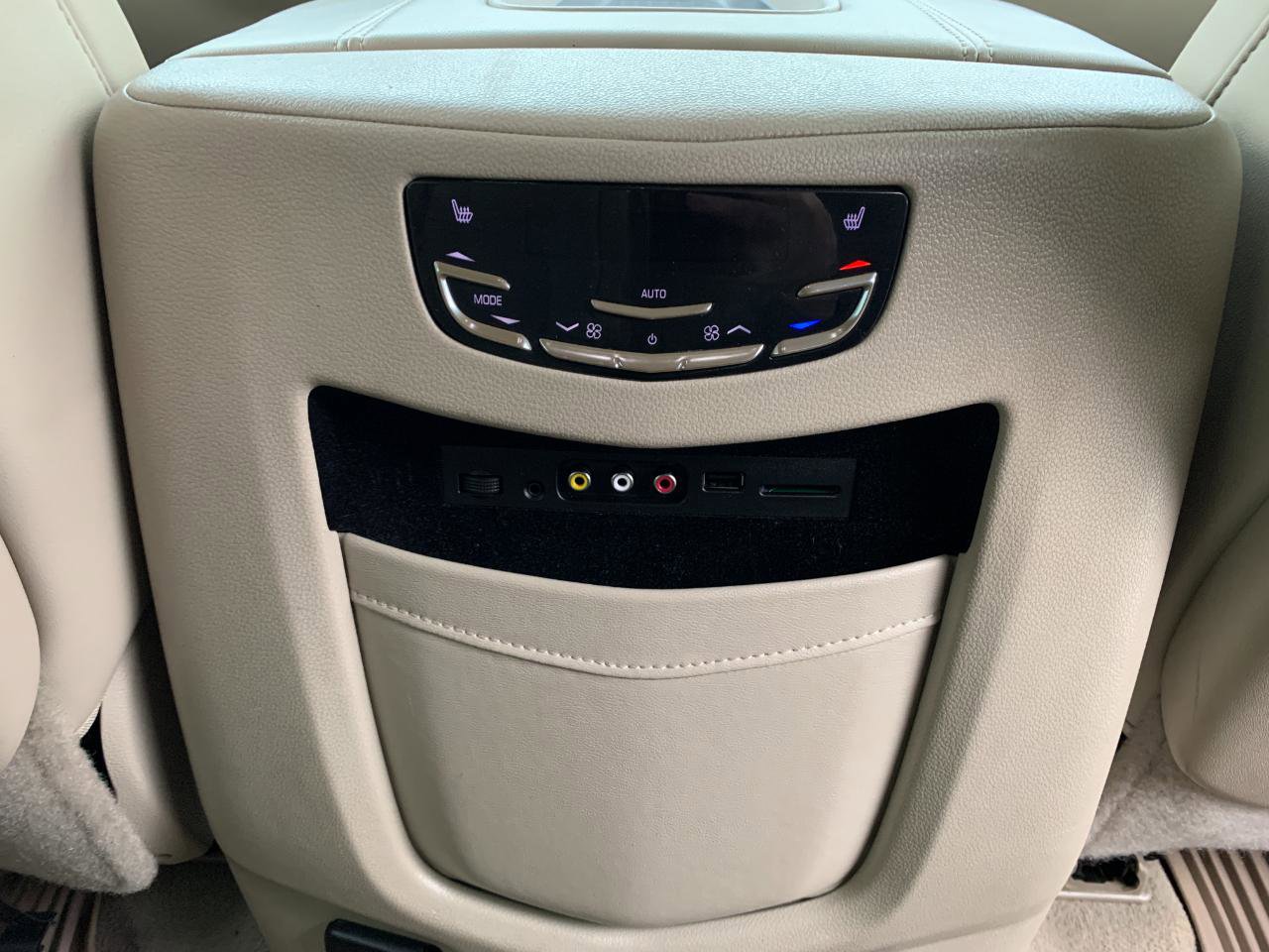 Used 2015 Cadillac Escalade ESV Premium image 45