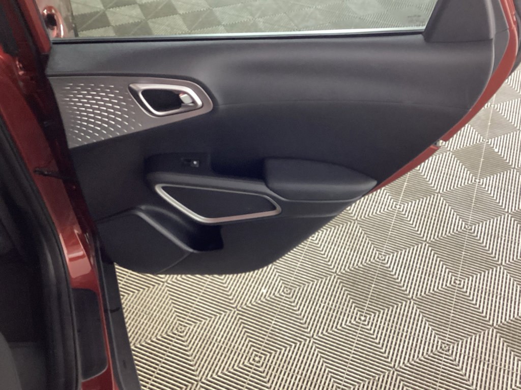 Used 2021 Kia Soul LX image 11