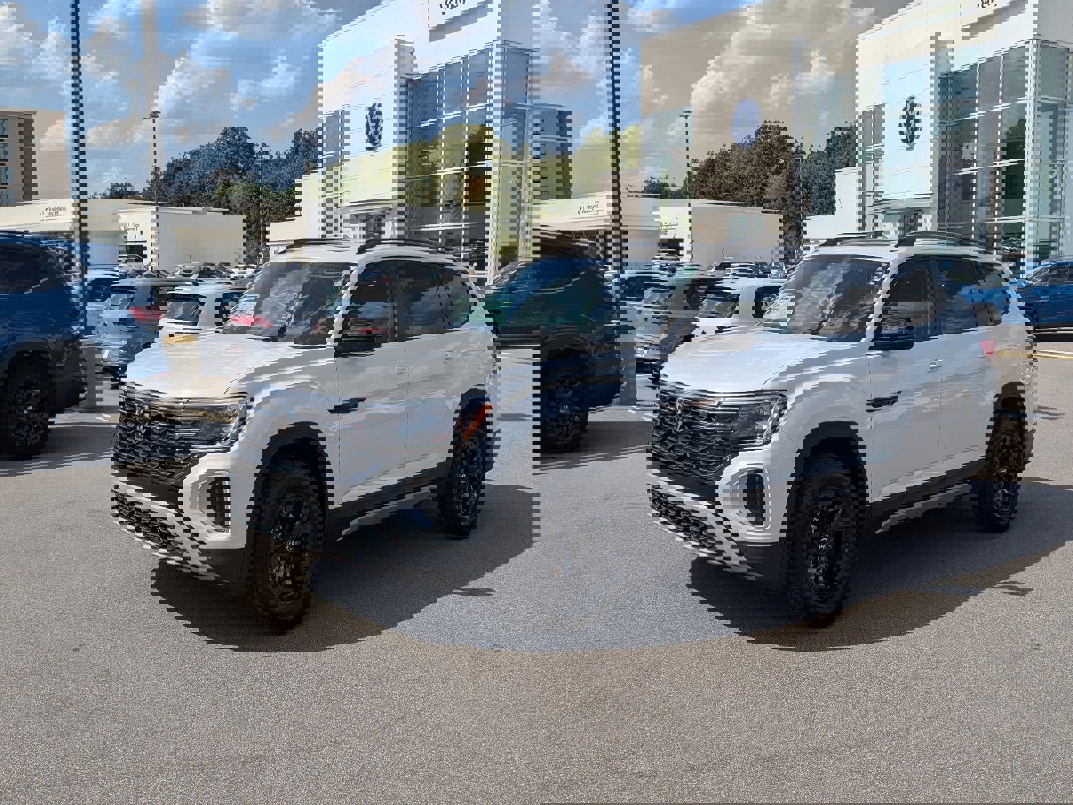 New 2026 Volkswagen Atlas Peak Edition image 7