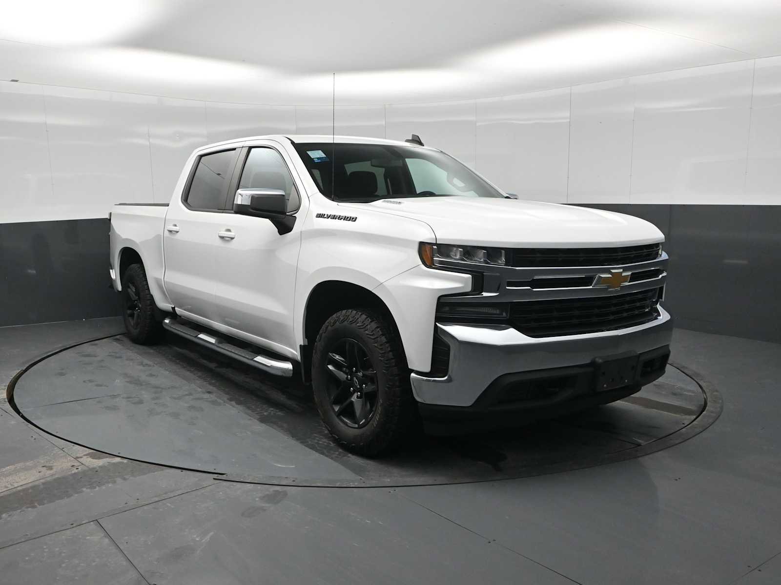 Used 2021 Chevrolet Silverado 1500 LT w/ Bed Protection Package AWD/4WD image 2