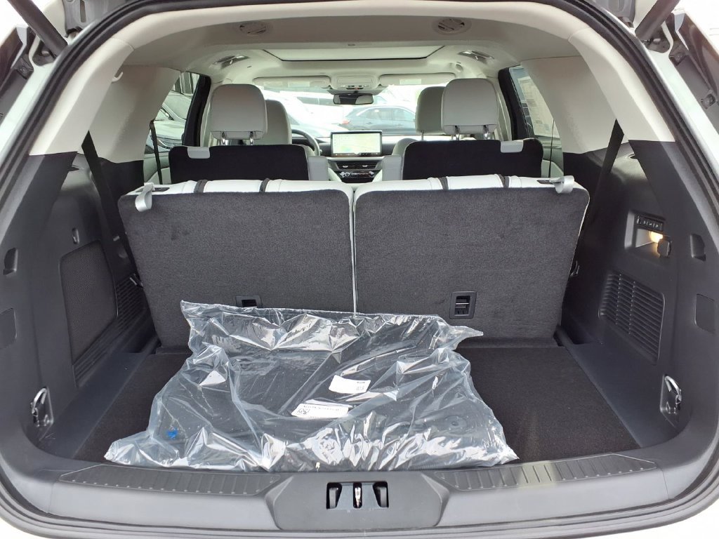 New 2026 Ford Explorer Platinum w/ LUX Leather Package AWD/4WD image 33