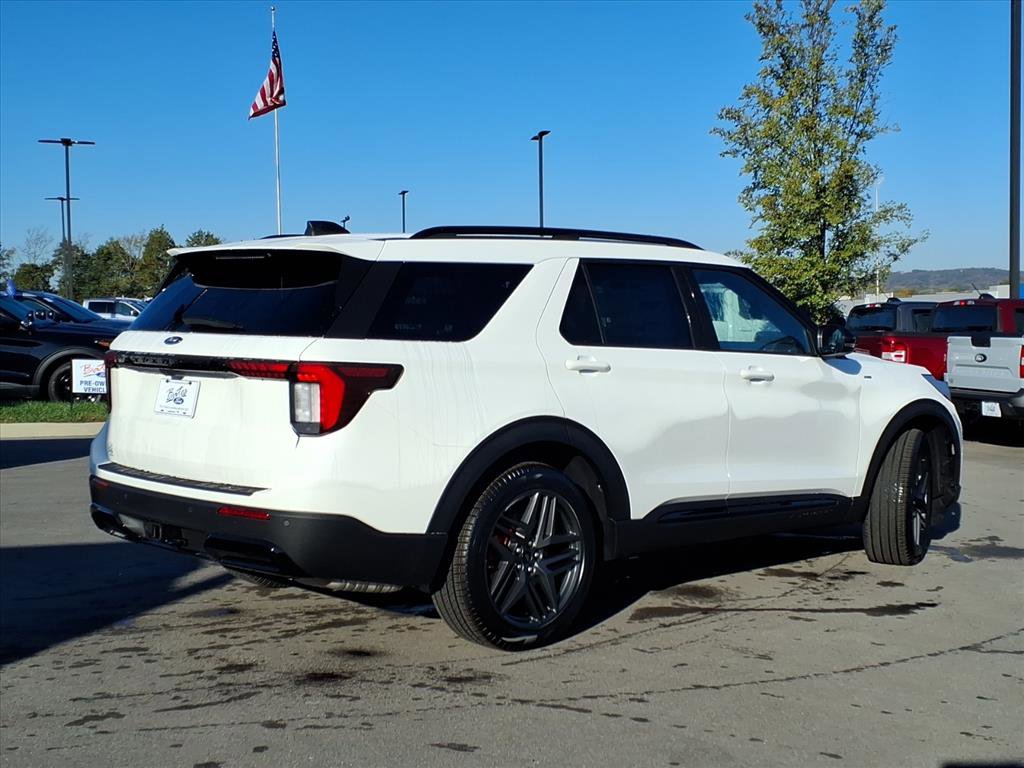 New 2026 Ford Explorer ST-Line image 3