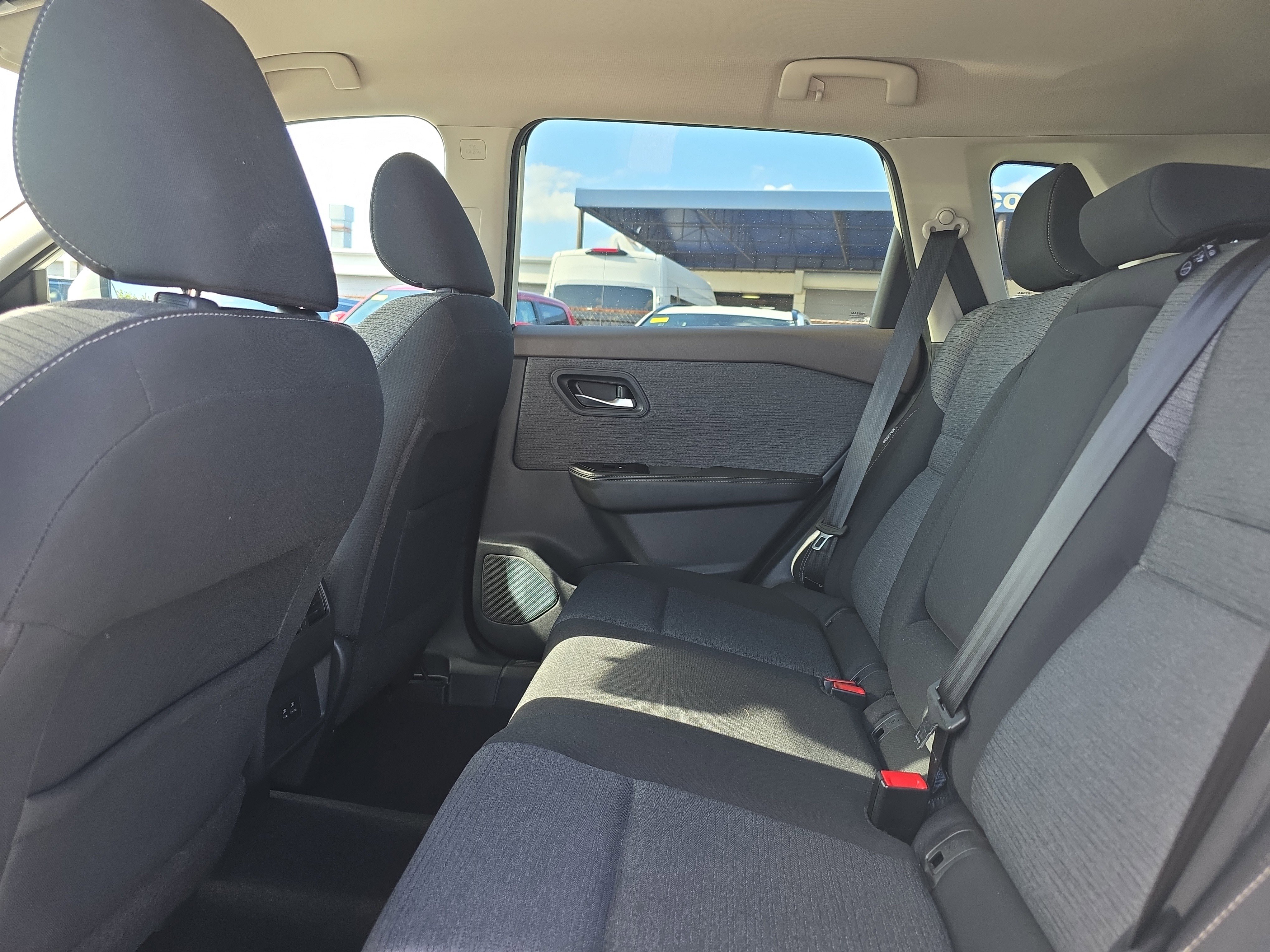 Used 2021 Nissan Rogue SV image 15