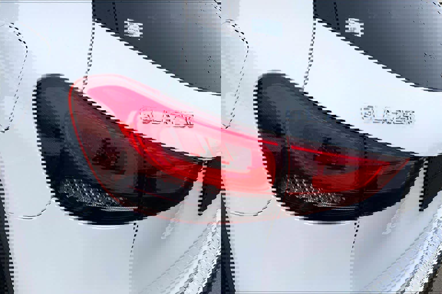 Certified 2022 Mercedes-Benz GLA 250 4MATIC image 27