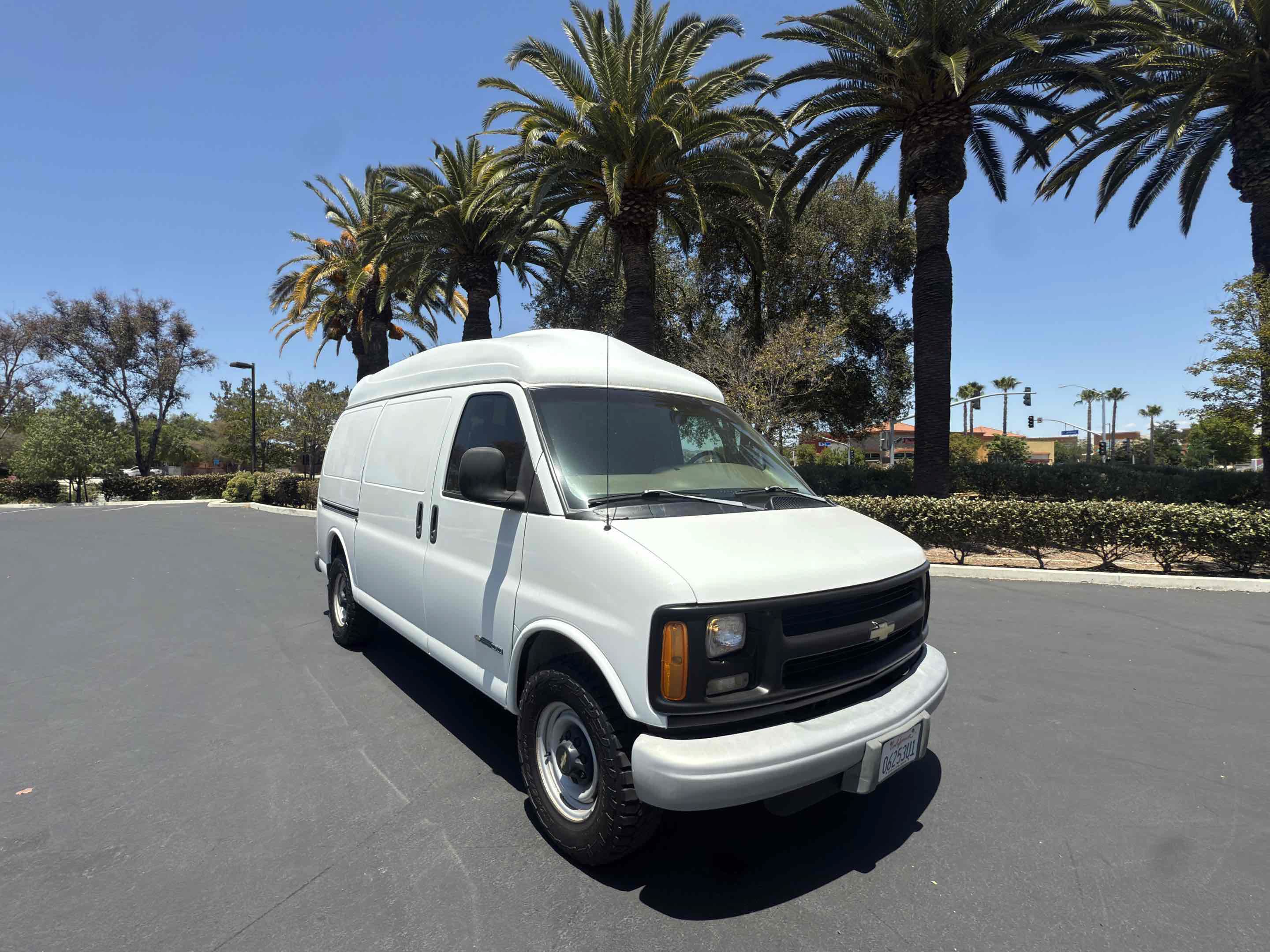 Used 2001 Chevrolet Express 3500 w/ Convenience Pkg 1 RWD image 75