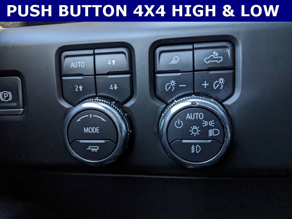 Used 2024 GMC Sierra 2500 AT4 image 17